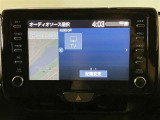 純正ナビを装備。タッチパネル式で使いやすく、お出かけもラクラクです。