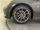 機敏さを引き立てる純正アルミ 215/45 R17 装着!
