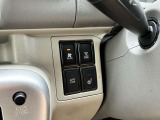 運転席にはシートヒーターを完備しております。