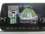 まるで空から見下ろしたかのような映像を映し出すアラウンドモニターだから、車庫入れもラクラクです!