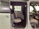 乗車人数や荷物の量、車内での過ごし方に合わせて、シートのレイアウトを変更できます。