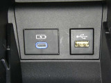 【充電用USB端子】デバイスの充電に便利です。※実際の接続端子は写真で確認or店舗までご気軽にお問合せください♪