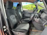運転席シート廻りは使用感も少なく、良好な状態となっています。丁寧に使われていたことがよくわかりますね。
