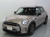 フロントフェイスはMINIアイコンとして永らく愛されるデザイン性の良さと、ブランドの魅力を感じる事ができます。