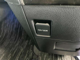 「便利な12V/120Wアクセサリーソケットを装備!スマホの急速充電器やドライブレコーダーの電源として大活躍します♪」