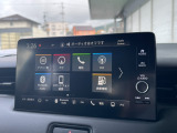 【ナビ】Honda純正ナビゲーション装備(HondaCONNECT対応)スマートフォンからリモート操作が可能。車内Wi-Fiや自動地図更新など便利な機能が使用できます。●基本パック(有料)が必要です。