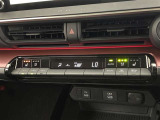 オートエアコンは温度を設定するだけで、自動で風量などを設定してくれます。運転しながら操作も必要ないので、安全性も向上します。