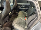 車両は屋内展示しておりますので天候に関係なくごゆっくりコンディションご確認頂けます。車両を倉庫へ保管している場合が御座いますのでご来店前に在庫確認頂けると幸いです。TEL072-784-8800
