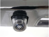バックカメラが付いているので後方確認が非常にしやすいです。今や運転初心者も熟練者も必須装備!ついていて損はないですね♪