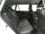 当社の中古車はシートを外して隅々までキレイに仕上げてあります。