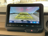 【バックカメラ】運転が苦手な方も車庫入れラクラクです!ギアをリバースに入れれば自動的に切り換わりますので、面倒な操作は不要です♪狭い駐車場もお車を傷つけず安心ですね!