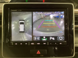 狭い場所での駐車やすれ違いなどでより的確な運転操作に役立つ360&deg;ビューモニターが装備されています。