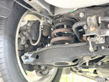お車を安心してお乗りいただく為には、足回りの定期点検が欠かせません。サービスサポート(有償保証)では無料点検もご提供しており、安心のカーライフをお過ごしいただけるサポート体制が整っています。