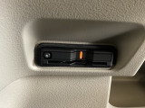 ハンドルの左下にETCがついています。高速道路の料金所の通過も楽々です。 カードの取り出しもしやすい場所についています。