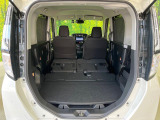 普段のお買い物や通勤、送迎等に十分な荷室スペースを確保しております。セカンドシートを倒すと、大きな荷物の積載も可能です♪