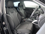 Audi車はどの車種も全てレザーハンドルです。そこにはAudiのこだわりがあり質感の高いレザーでしっかりと手に馴染み、高級感を演出します。