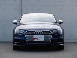 一目でAudiだと分かる特色を持つフロントマスク。