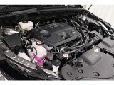 A25A-FXS型 2.5L 直4 DOHCエンジンと5NM型 交流同期電動機ハイブリッドシステム搭載、駆動形式はFFです。