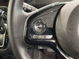 ステアリングにオーディオ操作スイッチが付いています。オーディオ画面に直接タッチしなくても操作が出来ますので、運転に集中できます。