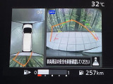 【アラウンドビューモニター】専用のカメラにより、上から見下ろしたような視点で360度クルマの周囲を確認することができます☆縦列駐車や幅寄せ時に活躍してくれます♪