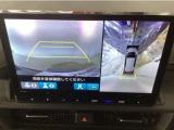 【マルチビューカメラ】周囲の状況を多彩なビューでナビ画面に表示します。駐車場や見通しの悪い交差点での安心感を高めます♪