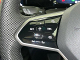 Travel Assist。設定した速度を上限に自動で加減速し、一定の車間距離,およ走行レーンを保つことでロングドライブの疲労を軽減します。