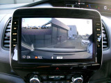 バックカメラもついています!シフトをRにいれるとこんな感じに映し出されるので、後退時には安全確認できますよ!