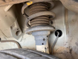 お車を安心してお乗りいただく為には、足回りの定期点検が欠かせません。サービスサポート(有償保証)では無料点検もご提供しており、安心のカーライフをお過ごしいただけるサポート体制が整っています。