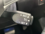 【クルーズコントロール】高速道路もラクラク走行。アクセルを離しても一定速度で走行ができ、長距離運転時の負担を軽減!加速・減速も簡単なスイッチ操作で調整できます。