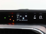 とっても見やすいメーターです。夜間時はラグジュアリーな気分にさせてくれる照明が魅力ですので、夜のドライブも楽しみになりますよ♪