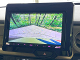 【バックカメラ】駐車時に後方がリアルタイム映像で確認できます。大型商業施設や立体駐車場での駐車時や、夜間のバック時に大活躍!運転スキルに関わらず、今や必須となった装備のひとつです!