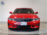 【キドニーグリル】BMWは約90年もの間、ほぼ全ての車両にひと目でBMWだと分かるこの特徴的なフロントグリルが備えられ、デザイン・アイコンとして親しまれてきました。