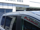 ★ルーフレール★室内には積み込めない荷物を車の天井に固定することができるのでアウトドアレジャーを楽しむ方におススメです♪