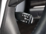 ◆アダプティブクルーズコントロール◆予め設定した車速内でクルマが自動的に加減速。前走車との適切な車間距離を維持しながら追従走行します。