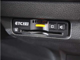 ◆ETC2.0◆進化したドライブ体験。料金収受システムだけだったETCが生まれ変わって、高速道路を賢く使うETC2.0に進化しました。多彩な情報サービスが便利で快適なドライブ体験を提供します。