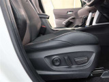 パワーシート搭載。微妙な調整が手軽にでき、ピッタリなポジションで運転することが可能です。