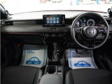 運転にかかわる様々な操作を安全に行えるように視点移動が少なく、操作性に配慮されたスイッチ類が凝縮されたコクピットです。