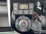 【エアコン】『エアコン装備』の画像になります。暑い夏でも寒い冬でも、車内に快適な空気を届けるので、いつでも快適な車内空間を創り上げます!