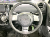 【MOMO製革巻きステアリング】上質な革を使用することで、手にしっかり馴染みとても運転しやすいハンドルです♪