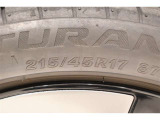 215/45R17    車両装着標準タイヤサイズです。 タイヤのご相談もトヨタモビリティ石川にお任せください