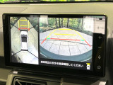 【パノラマモニター】専用のカメラにより、上から見下ろしたような視点で360度クルマの周囲を確認することができます☆死角部分も確認しやすく、狭い場所での切り返しや駐車もスムーズに行えます。
