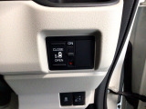 【パワースライドドア】助手席側がパワースライドドアになっており、運転席のスイッチやスマートキーでも開閉が可能です!開口部も広いので乗り降りも楽々♪