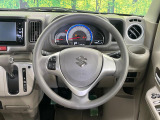 インテリアに合わせたデザインのステアリングは、運転される方のことも考え、運転しやすい形状、大きさです。是非一度、実際に触ってお確かめください。