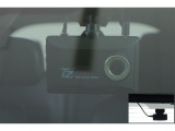 ドライブレコーダー(TZ-DR210)装備してます。フロントとリヤーのカメラで録画しているので万が一の時の記録で安心です。