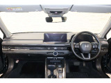 操作性に優れた運転席となります!小物入れや各ボタンの配置にこだわり、使いやすいです!座り心地もよく視認性も良好なのでロングドライブもお任せ下さい!