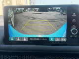 バック時目視しにくいクルマの周囲をカメラで映し出し、安全・安心駐車をサポート♪バックの苦手な方も後ろがハッキリ見えるので安心ですよ♪