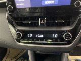 オートエアコン♪お好みの温度に設定するだけで車内を快適空間にしてくれますよ♪