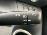 トンネルなど、周囲の明るさの変化でランプ類を自動オン・オフするコンライトです(消し忘れ防止機能付)