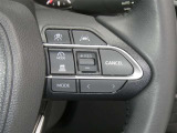 【レーダークルーズコントロール】(全車速追従機能付)付きです。車速に応じて追従支援してくれるので、ロングドライブも快適です。詳細は販売店スタッフまでおたずねください。