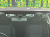 【アイサイトVer3】前方の車両等を検知し、衝突しそうな時は警報で注意を促し、ブレーキを踏む力をサポート。ブレーキを踏めなかった場合は衝突被害軽減ブレーキが作動、衝突回避をサポートします。